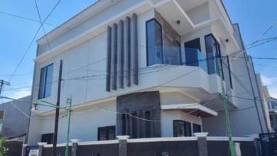 Jual Rumah Strategis di Mulyosari, Surabaya - LT 84m²