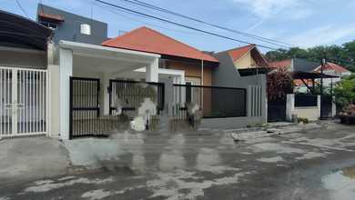 Rumah Mewah Semi Furnished Lokasi Strategis Daerah Ngagel