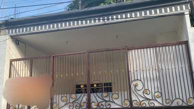 Rumah Megah Unfurnished Daerah Strategis di Dukuh Pakis
