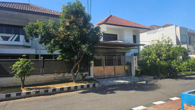 Rumah Mewah di Wonocolo, Surabaya, 4 KT, LT 307m²