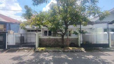 Dijual rumah Premium di Rungkut, Surabaya - LT 264m²
