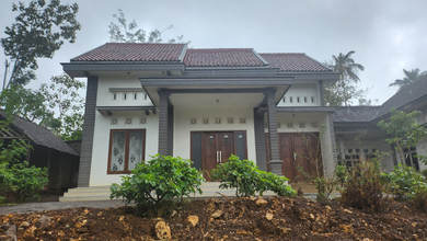 Rumah Siap Huni di Area Sumbermanjing Wetan, Malang, LT 1762m²