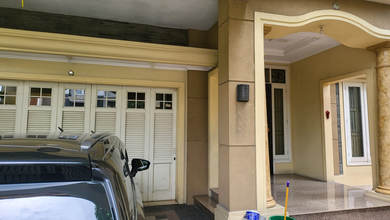 Rumah Prestisius di Kawasan Lakarsantri, Surabaya, LB 264m², Harga 5,9 Miliar
