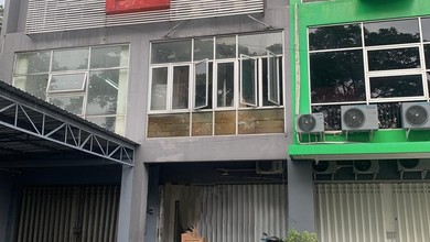 Termurah! Jual Ruko Second Siap Huni Unfurnished untuk Bisnis Anda di Sukomanunggal