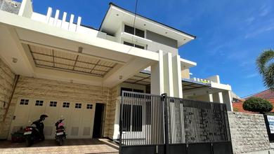 Penawaran Eksklusif, rumah Prestisius di Darmo permai, Surabaya, LB 400m²