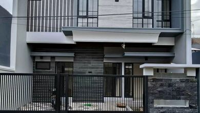 Rumah Area Premium Surabaya Kota, Surabaya - Harga Menarik 2,8 Miliar