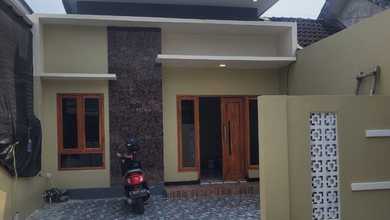 Kesempatan Rumah di Wiyung, Surabaya, LB 80m², Harga 900 Juta