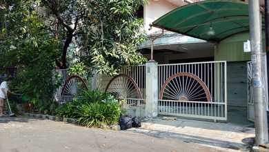 Rumah Mewah LT 240 m2, di Darmo permai, Surabaya