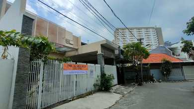 Rumah Prestisius di Kawasan Dukuh Pakis, Surabaya, LB 341m², Harga 2,94 Miliar