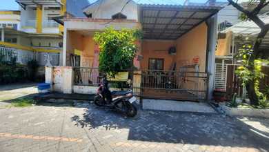 Kesempatan Rumah di Gununganyar, Surabaya, LB 125m², Harga 588 Juta