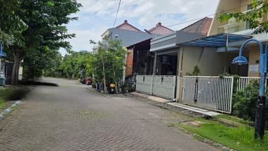 Rumah Dijual di Lidah Wetan, Surabaya, LB 250m², Harga Kompetitif!