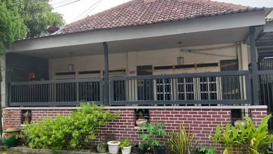 Kesempatan Rumah di Tambaksari, Surabaya, LB 240m², Harga 2,35 Miliar