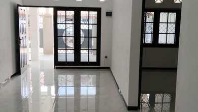 Rumah Siap Pakai di Area Sidoarjo, Sidoarjo, LT 135m²