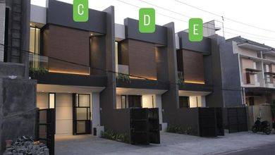 Rumah Modern LT 102 Jual di Kutisari, Surabaya