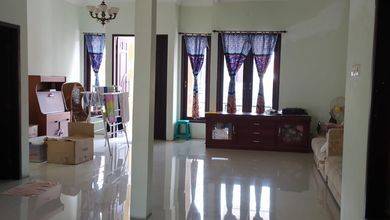 Rumah Modern di Dukuh Pakis, Surabaya, Luas 400 m2