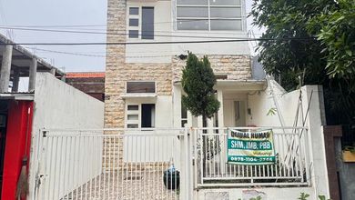 Rumah Dijual di Babatan, Surabaya, LB 117m², Harga Terbaik!
