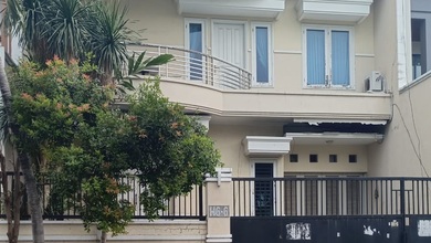 Rumah Elegan di Citraland, Surabaya, 5 KT, LT 210m²