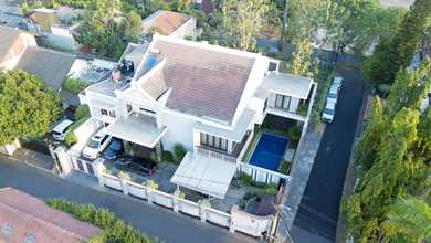 Kesempatan Langka, rumah Prestisius di Sektor 1 - Bintaro, Jakarta Selatan, LB 263m²