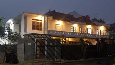 Dijual Rumah/kosan Eksklusif 2,5 Lantai Di Bsd - 12 Kamar Mandi Dalam, Sangat Cocok Untuk Investasiluas Tanah: 437 M²luas Bangunan: 720 M² (2,5 Lantai)jumlah Kamar: 12 Kamarkamar Mandi: Setiap Kamar Dilengkapi Kamar Mandi Dalamhadap: Baratlistrik: 3.200 W