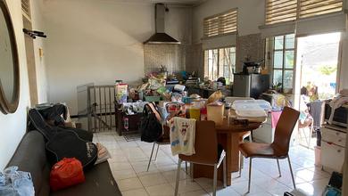 Hunian Elegan di Sukolilo, Surabaya, 3 KT, LT 453m²