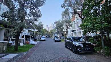 Kesempatan Langka, rumah Prestisius di Lidah Wetan, Surabaya, LB 150m²