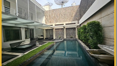 Hunian Mewah di Gubeng, Surabaya, 3 Kamar Tidur, LT 680m²