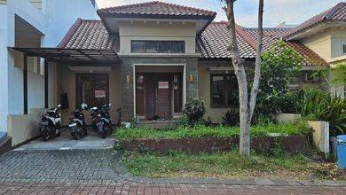 Jual Rumah Mewah Luas 180 m2 Area Lakarsantri, Surabaya