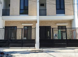 Rumah Favorit di Wonorejo, Surabaya, 4 KT, Harga 1,6 Miliar