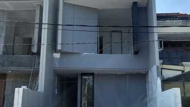 Rumah Favorit di Rungkut, Surabaya, 4 KT, Harga 1,75 Miliar