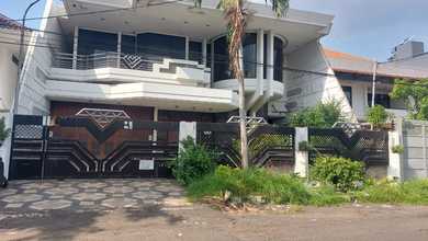 Rumah Mewah di Genteng, Surabaya, 5 KT, LT 370m²