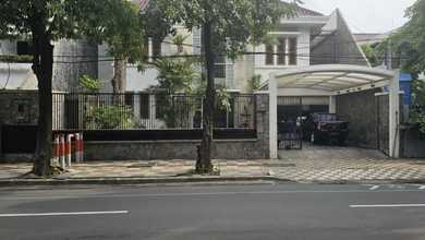 Dijual rumah Eksklusif di kertajaya, Surabaya - LT 680m²