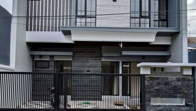 Hunian Mewah di Surabaya Kota, Surabaya, 5 Kamar Tidur, LT 135m²