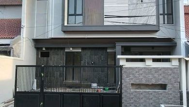 Kesempatan Langka, rumah Prestisius di Manyar, Surabaya, LB 210m²