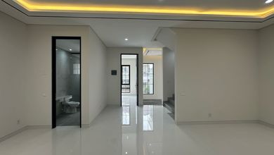 Rumah Mewah di Kawasan Surabaya Kota, Surabaya, LB 295m², Harga 4,75 Miliar