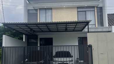Penawaran Eksklusif, rumah Prestisius di Tenggilis Mejoyo, Surabaya, LB 180m²