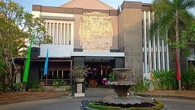 Hotel 52 Kamar Ada Kolam Renang Tuban Kuta Bali 