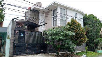 Rumah Modern LT 320 Jual di Dukuh Pakis, Surabaya