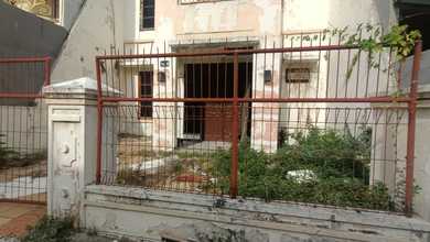 Dijual Rumah Nyaman di Dharma Husada, Surabaya - LT 120m²
