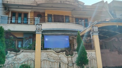 Kesempatan Eksklusif, rumah Mewah di Dharma Husada, Surabaya, LB 625m²
