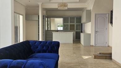 Rumah Elegan di Wiyung, Surabaya, 3 KT, LT 387m²