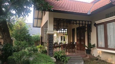 Rumah Area Premium Kebonsari, Surabaya - Harga Terbaik 9,5 Miliar