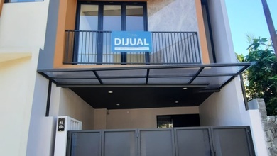 Kesempatan Rumah di Rungkut, Surabaya, LB 82m², Harga 1,75 Miliar