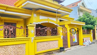 Dijual rumah Premium di Ketintang, Surabaya - LT 256m²