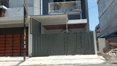 Jual Rumah Strategis di Gayungan, Surabaya - LT 104m²