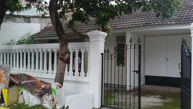 Jual Rumah Nyaman di Darmo permai, Surabaya - LT 135m²
