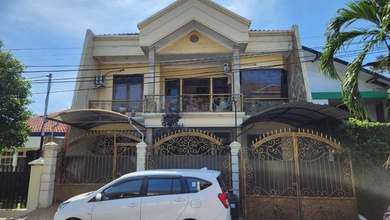 Rumah Mewah di Kawasan Ketintang, Surabaya, LB 400m², Harga 2,9 Miliar