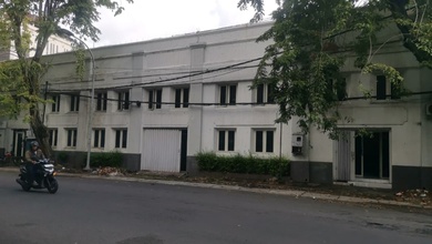 Disewakan Ruko Pusat Kotajalan Johor*Total 3 Ruko (Bisa Disewa Satu Ruko)* Surabaya