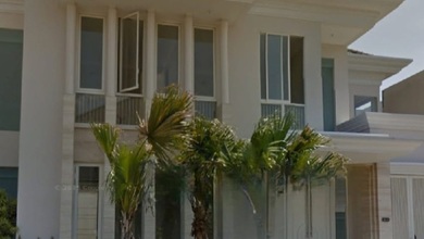 Rumah Elegan di Sambikerep, Surabaya, 4 KT, LT 378m²