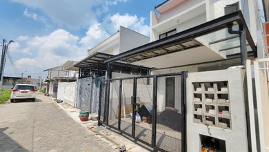 Rumah Dijual di Rungkut, Surabaya, LB 140m², Harga Kompetitif!