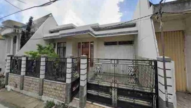 Rumah Dijual di Asemrowo, Surabaya, LB 400m², Harga Terbaik!